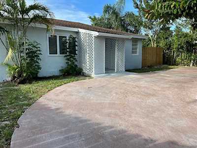 4985 Clinton Boulevard Lake Worth, FL 33463