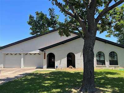 6532 Sherri Lane North Richland Hills, TX 76182
