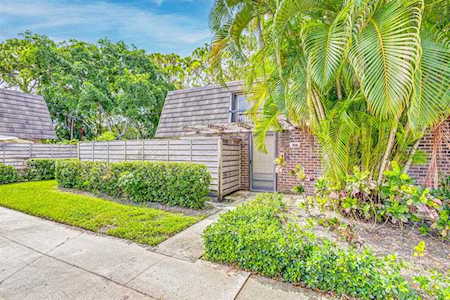 306 3rd Terrace #306 Palm Beach Gardens, FL 33418