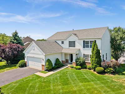 1660 Whispering Oaks Ct West Chicago, IL 60185