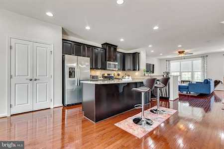 25683 Clairmont Manor Square Aldie, VA 20105