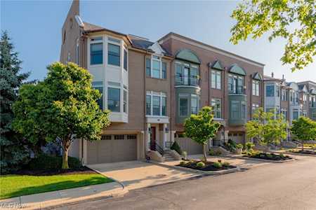316 Halstead Ln #35 Westlake, OH 44145