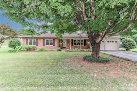 634 Springdale Rd Statesville, NC 28677