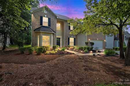 2614 Ashby Woods Dr Matthews, NC 28105