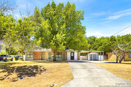 1377 Laurie Dr Canyon Lake, TX 78133