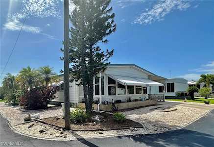 609 Friendly Place North Fort Myers, FL 33917