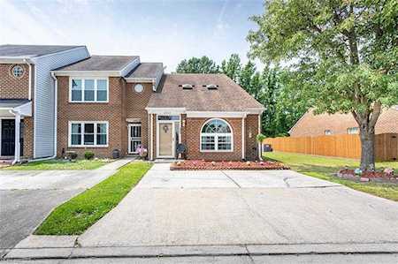 3866 Sir Francis Drake Dr Chesapeake, VA 23321