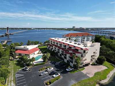 Bradenton, FL - River Yacht & Racquet Club Condos For Sale