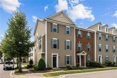4861 Travertine Ave Virginia Beach, VA 23462