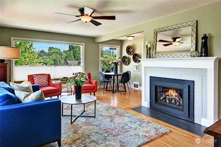 1321 S Dakota St Seattle, WA 98108