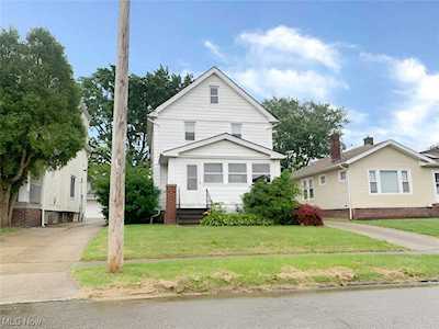 4633 Burleigh Rd Garfield Heights, OH 44125