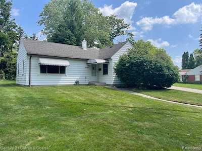 16726 Lola Dr Redford Twp, MI 48240