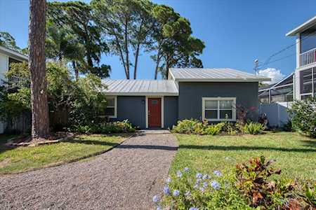 839 Florida Ave Palm Harbor, FL 34683