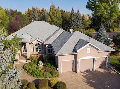 135 Eagle Ridge Dr SW Calgary, AB T2V 2V6