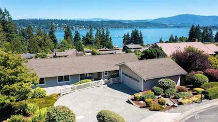 2420 169th Place SE Bellevue, WA 98008