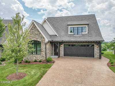 250 E Highlands Circle Lenoir City, TN 37772