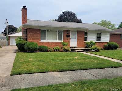 9244 Colorado St Livonia, MI 48150