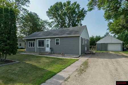 512 W Radichel St Lake Crystal, MN 56055
