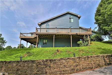 621 Bishops Place Northampton, PA 18067