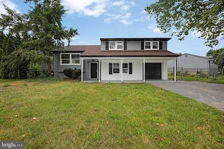 19 Willow Way Burlington, NJ 08016