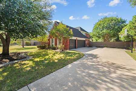 1002 S Hollow Drive Southlake, TX 76092