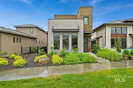4417 E Rivernest Dr Boise, ID 83716