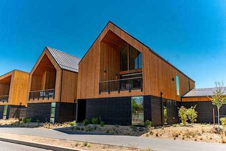 61282 Meeks Trl Bend, OR 97702