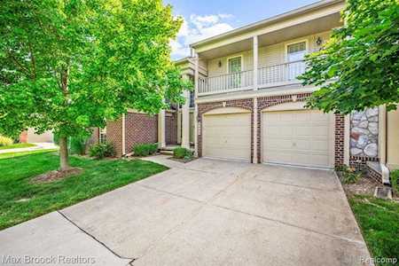 3963 Ravensfield Dr Canton Twp, MI 48188