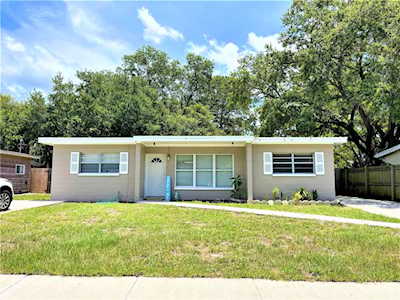 9049 93rd St Seminole, FL 33777