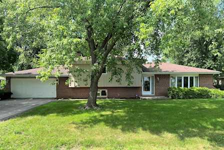 1644 N Denise Ave Palatine, IL 60074