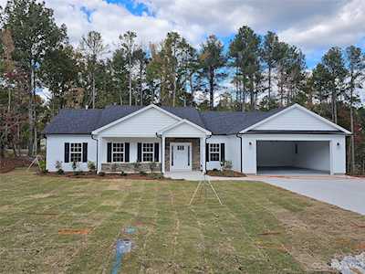 1981 Hollybrook Ln Lancaster, SC 29720
