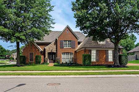 775 Crimson Oaks Ln Collierville, TN 38017