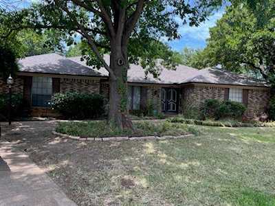 2611 Cloud Court Arlington, TX 76017