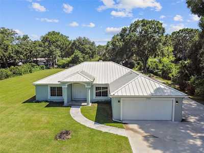 17304 Meadow Ln Lutz, FL 33558