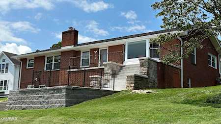 313 E 2nd Ave Lenoir City, TN 37771