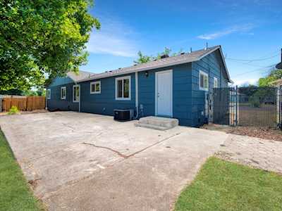 1100 Loal St Medford, OR 97501