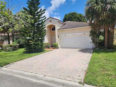 4041 NW 62nd Ct Coconut Creek, FL 33073