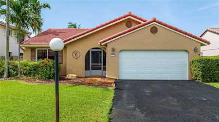 15582 Ravenswicke Mnr Davie, FL 33331