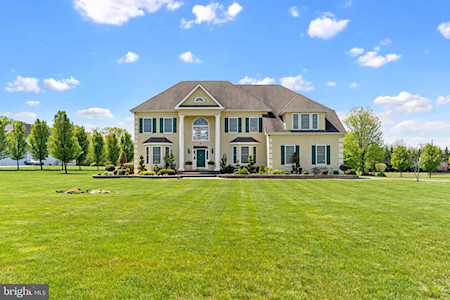 8 Fieldcrest Dr Pittsgrove, NJ 08318