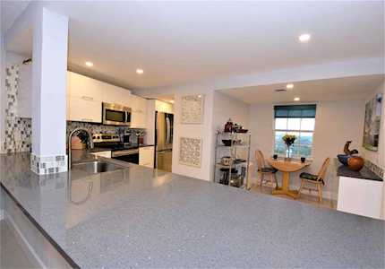 625 Oaks Dr #705 Pompano Beach, FL 33069