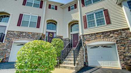 33 Daly Ct Old Bridge, NJ 08857
