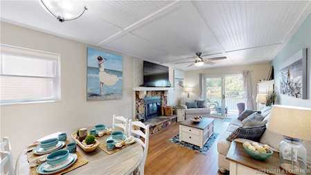 20 Wheel House Ct Lake Ozark, MO 65049