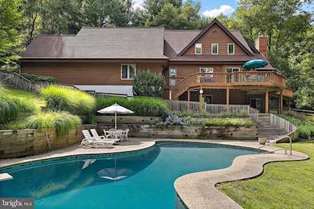 12 Foxhill Ln Greenville, DE 19807