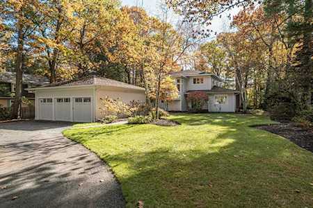 58 Old Village Ln North Andover, MA 01845