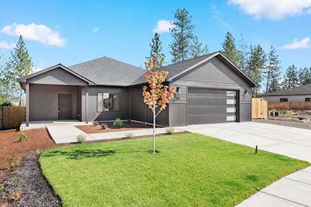 381 Arrowhead Trl Eagle Point, OR 97524