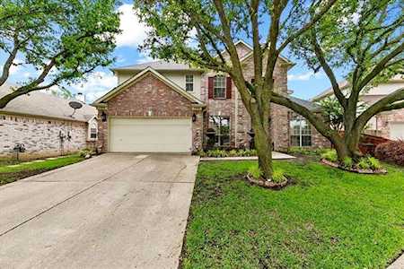 702 Willington Drive Arlington, TX 76018