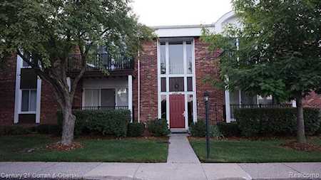 29545 Bobrich St #45 Livonia, MI 48152