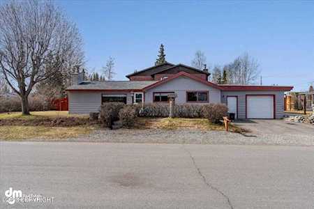 1120 Ermine St Anchorage, AK 99504