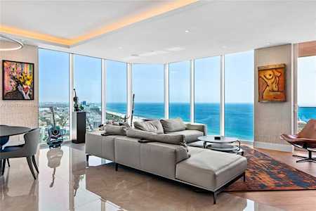 300 S Pointe Dr #3805 Miami Beach, FL 33139