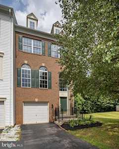 10147 Pale Rose Loop Bristow, VA 20136